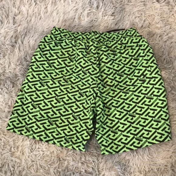 New Authentic Versace Green/Black Logo Print Swim Shorts Size 3 - Picture 9 of 11